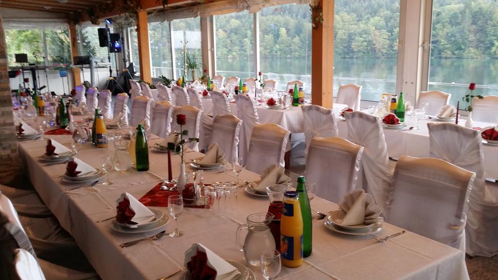 Bed and Breakfast Gostisce Jezero Медводе Екстер'єр фото