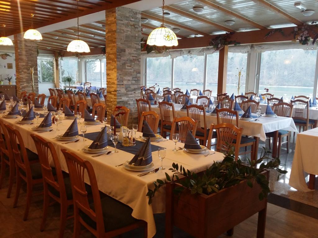 Bed and Breakfast Gostisce Jezero Медводе Екстер'єр фото