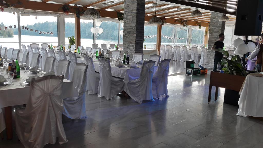 Bed and Breakfast Gostisce Jezero Медводе Екстер'єр фото
