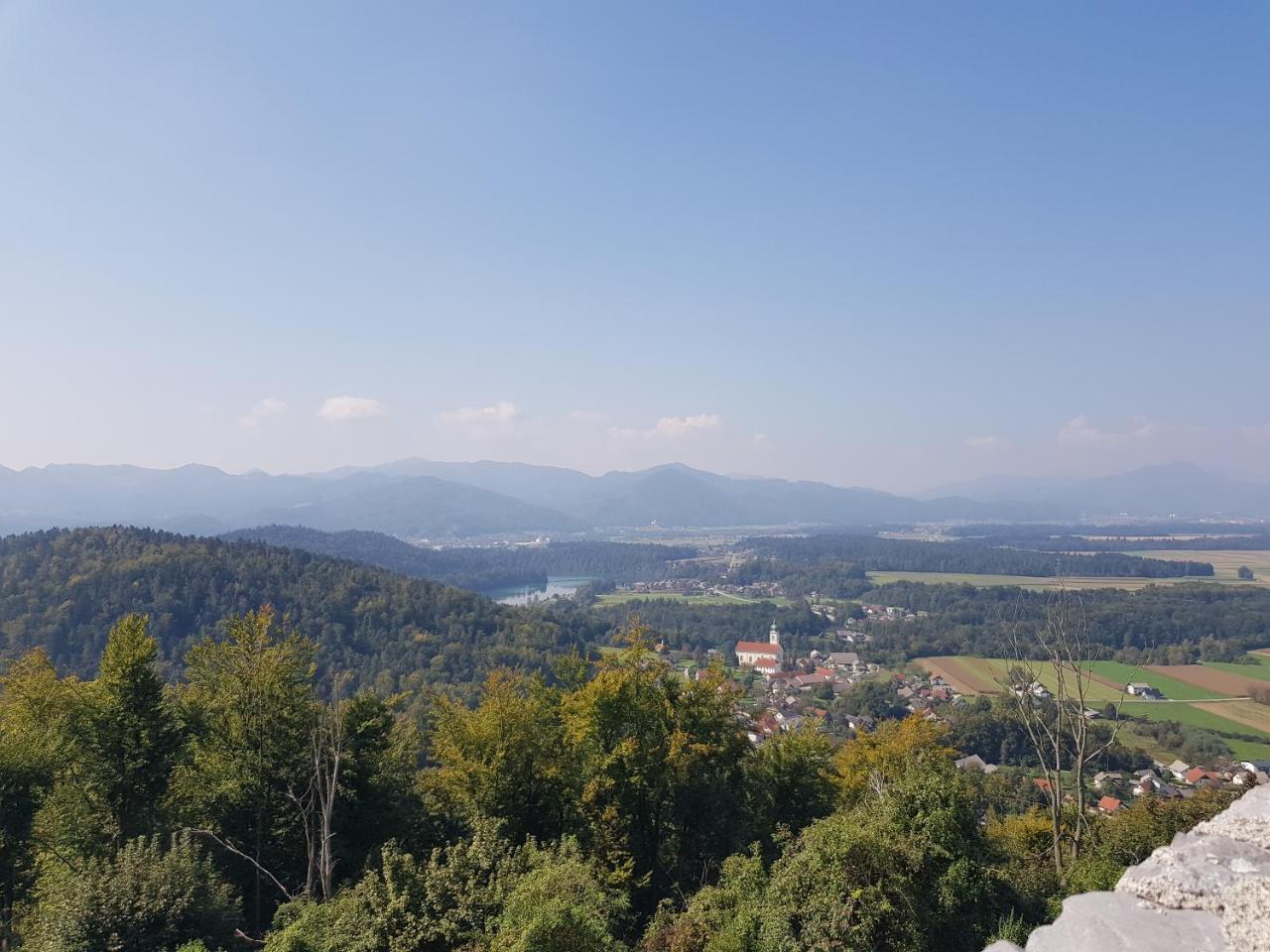 Bed and Breakfast Gostisce Jezero Медводе Екстер'єр фото